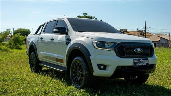 FORD RANGER 3.2 XLT 4X4 CD 20V DIESEL 4P AUTOMÁTICO FORD RANGER 3.2 XLT 4X4 CD 20V DIESEL 4P AUTOMÁTICO